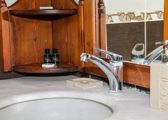 Melodi Butik מלון אדרמיט